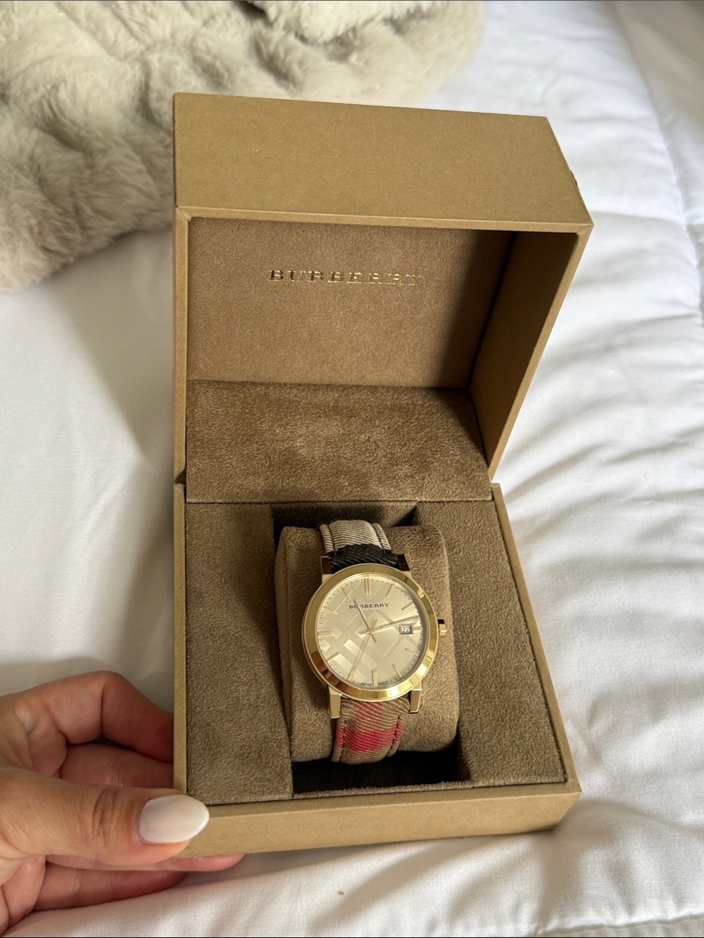 Good condition Burberry Gold-Tone Watch with leather Beige and Red Plaid Strap